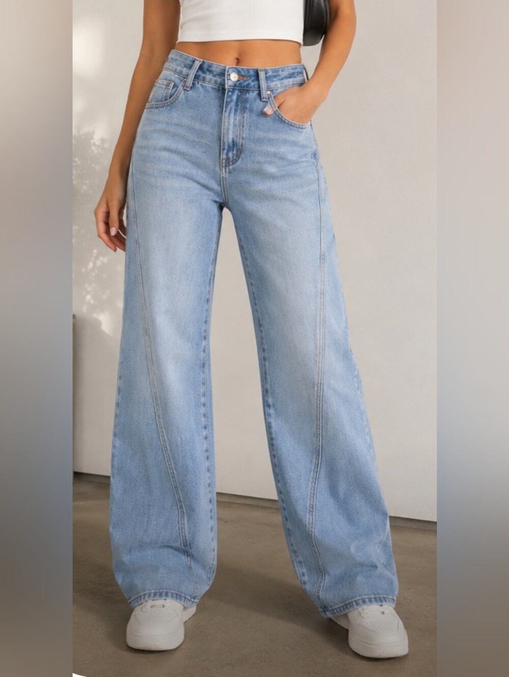 Commense Women’s Light Wash High Rise Wide Leg Seam Detail Jeans Size M